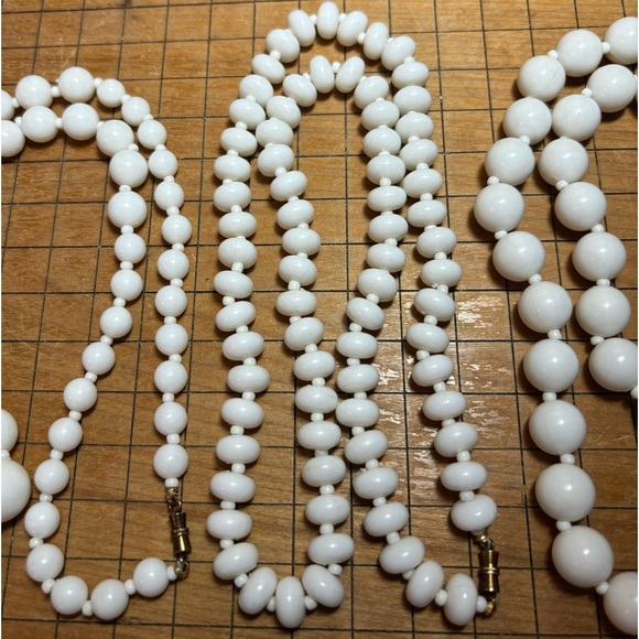 MCM White x3 Variety Shape Beads Necklaces 24”L 60s 70s Barrel Roll Clasp EVC - Picture 11 of 11